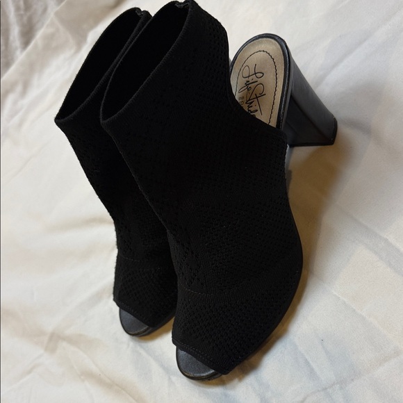 Life Stride Black Knit Peep-Toe Heeled Boots size 8.5 stretchy and comfortable - Picture 4 of 13